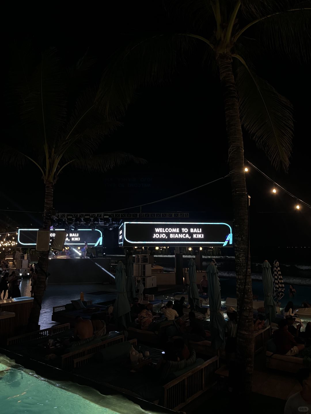 Bali-Bali's Jojo Blanca Kiki Bar?, bikini beach bar where you don't have to be shy