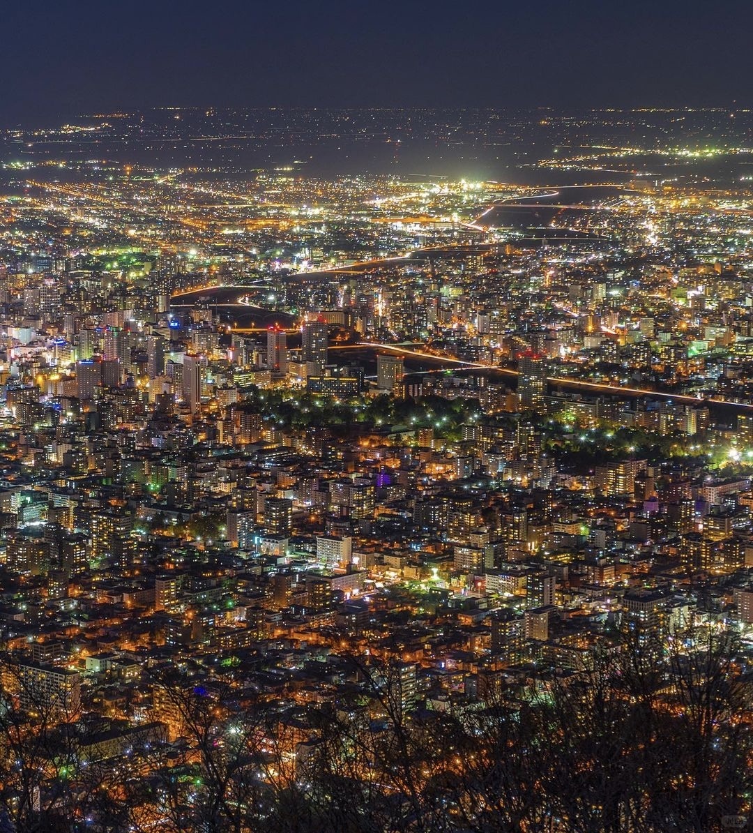 Sapporo/Hokkaido-Hokkaido's summer resort is full of greenery, colorful flowers, and beautiful sea views.