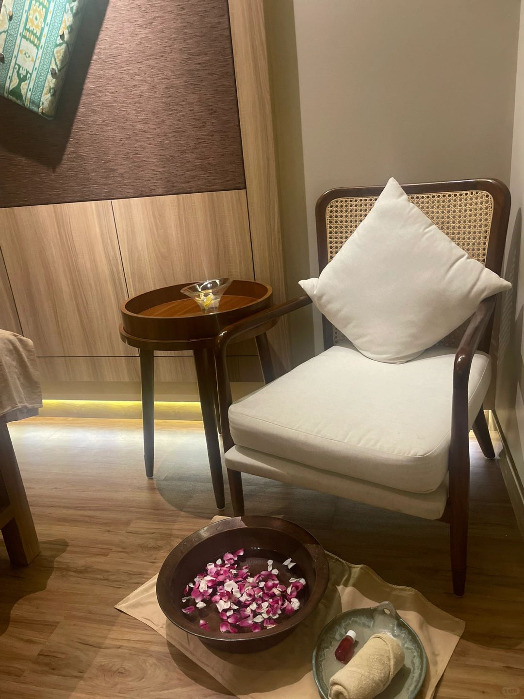 Jakarta-Relax your body with a Hot Ston massage at Gaya Spa Wolter Monginsidi in Jakarta