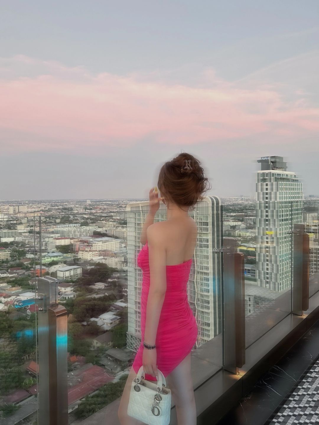 Bangkok-Innside Bangkok Sukhumvit, 2,500 baht for a stay, rooftop pool with city views
