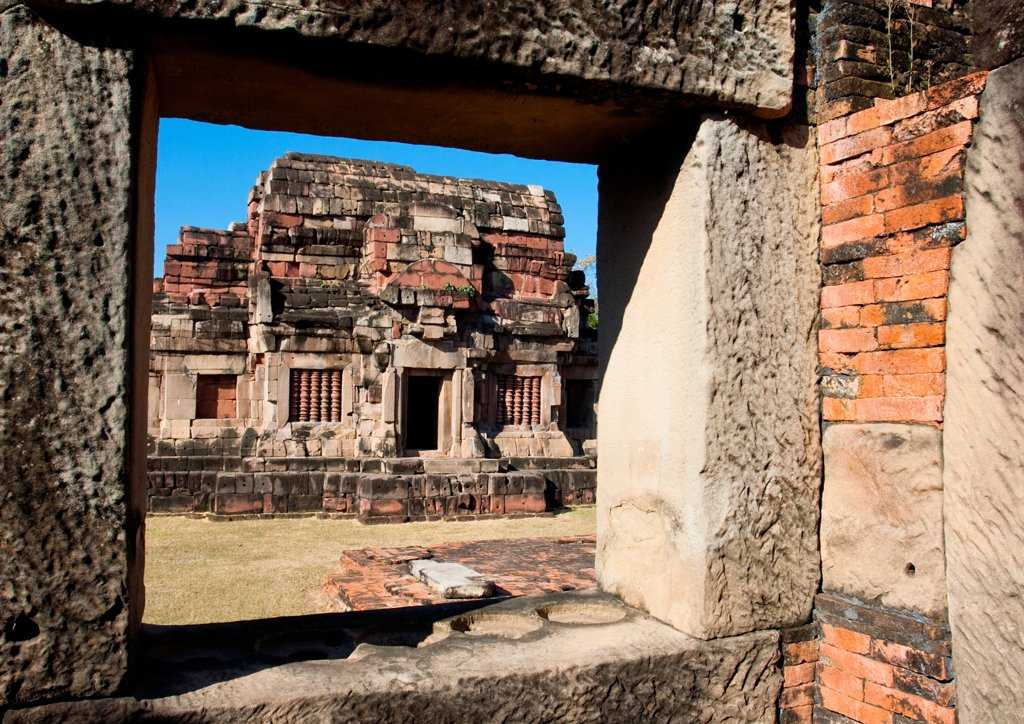 Hua Hin-Prasat Hin Phanom Wan, the fifth largest stone castle in Thailand