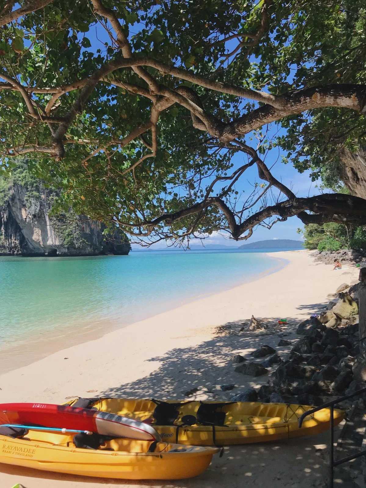 Krabi-The Grotto Cave Restaurant by the Krabi Jelly Sea?, waiting for a beautiful sunset