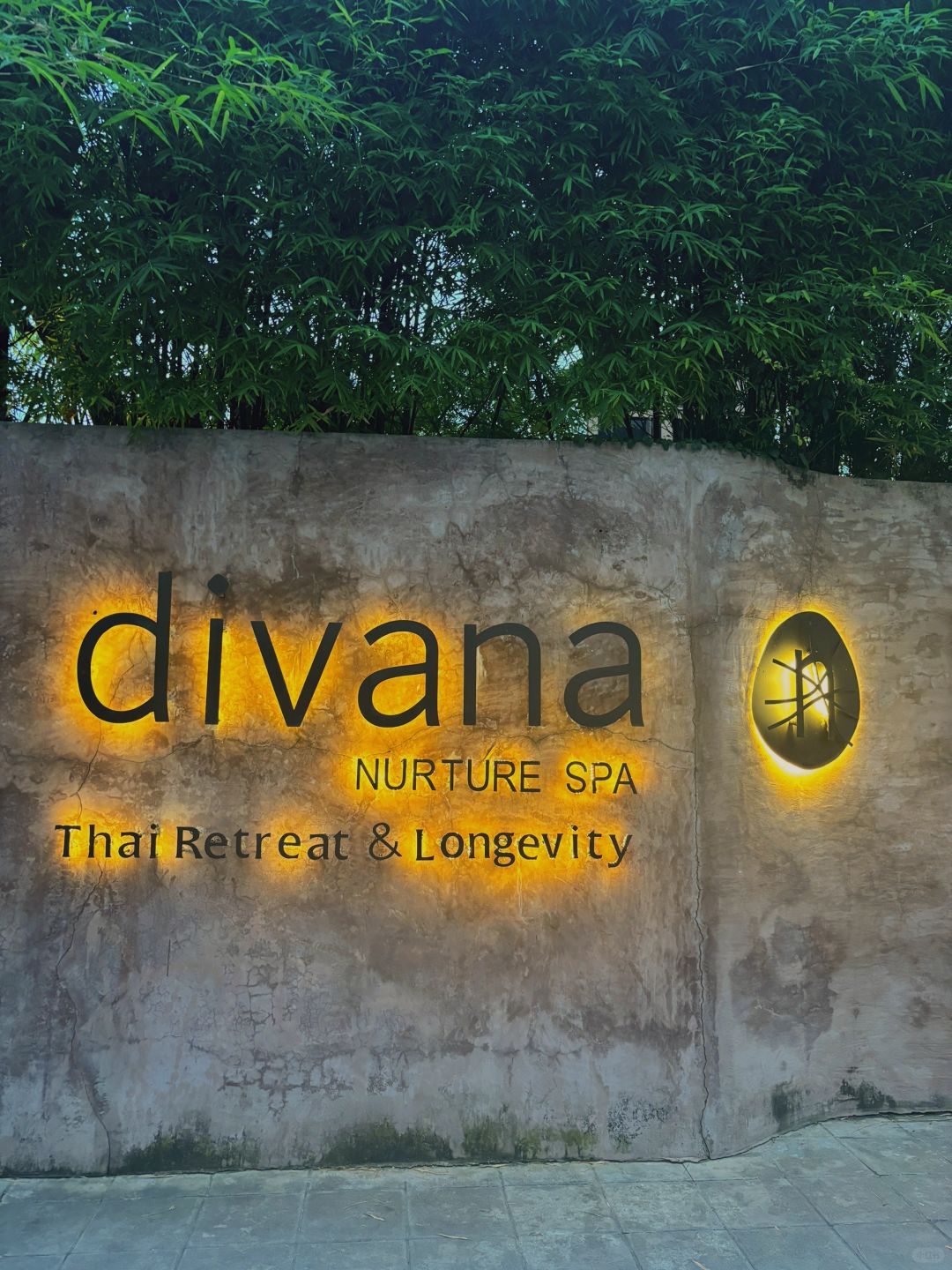 Bangkok-Divana, Bangkok's No. 1 SPA massage shop, with a desert oasis-style decoration