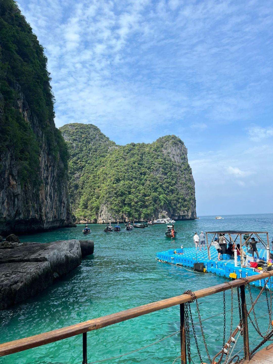 Phuket-Phuket Phi Phi Island yacht tour?️, swimming and snorkeling in the clean sea