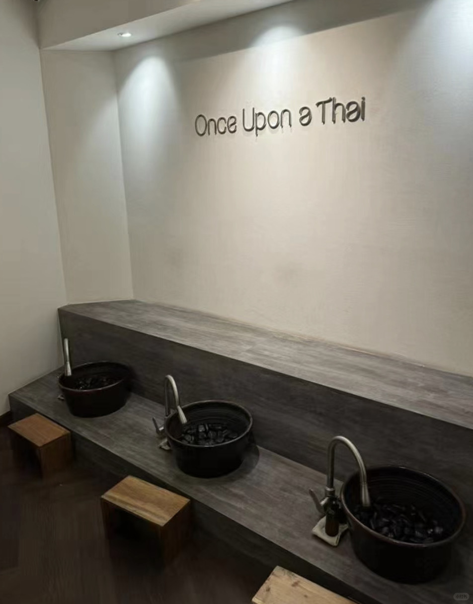 Bangkok-Once Upon A Thai?‍♀️, PhromPhong MRT Station, the most cost-effective massage shop