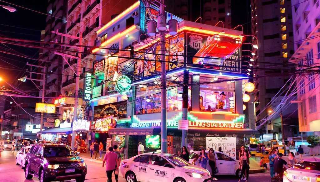 Manila/Luzon-A guide to Manila's nightclubs and red-light districts, a must-see for young people