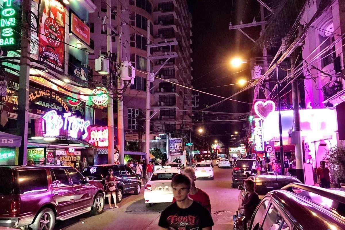 Manila/Luzon-A guide to Manila's nightclubs and red-light districts, a must-see for young people