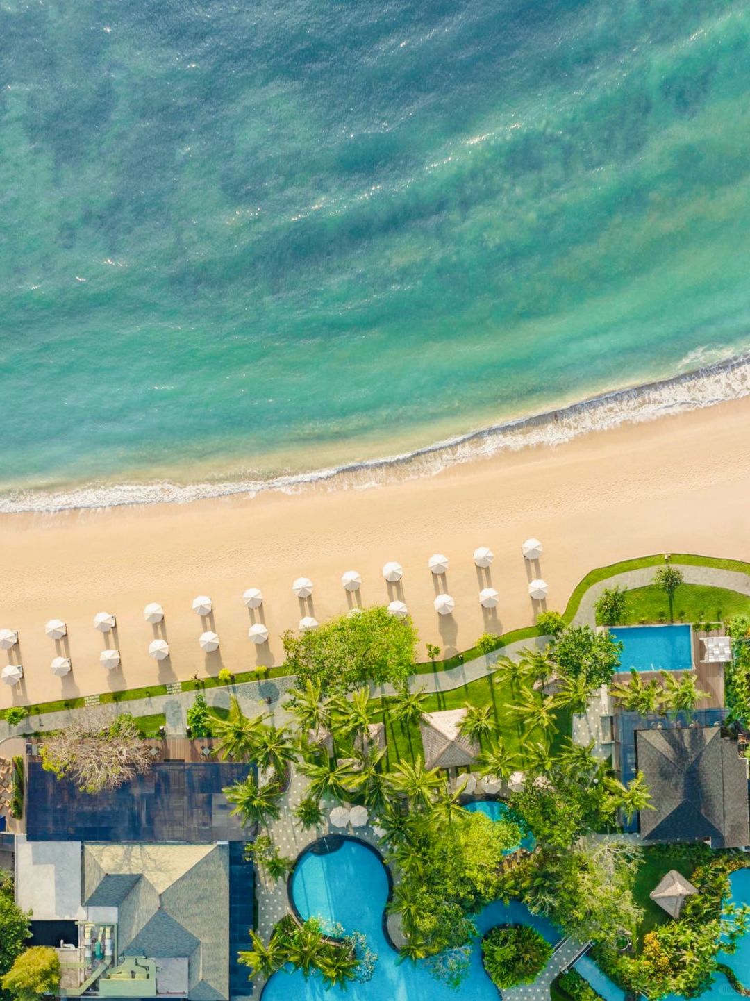 Bali-The Laguna, a Luxury Collection Resort & Spa?, Bali Hotel, Has a 5,000 square meter lagoon pool