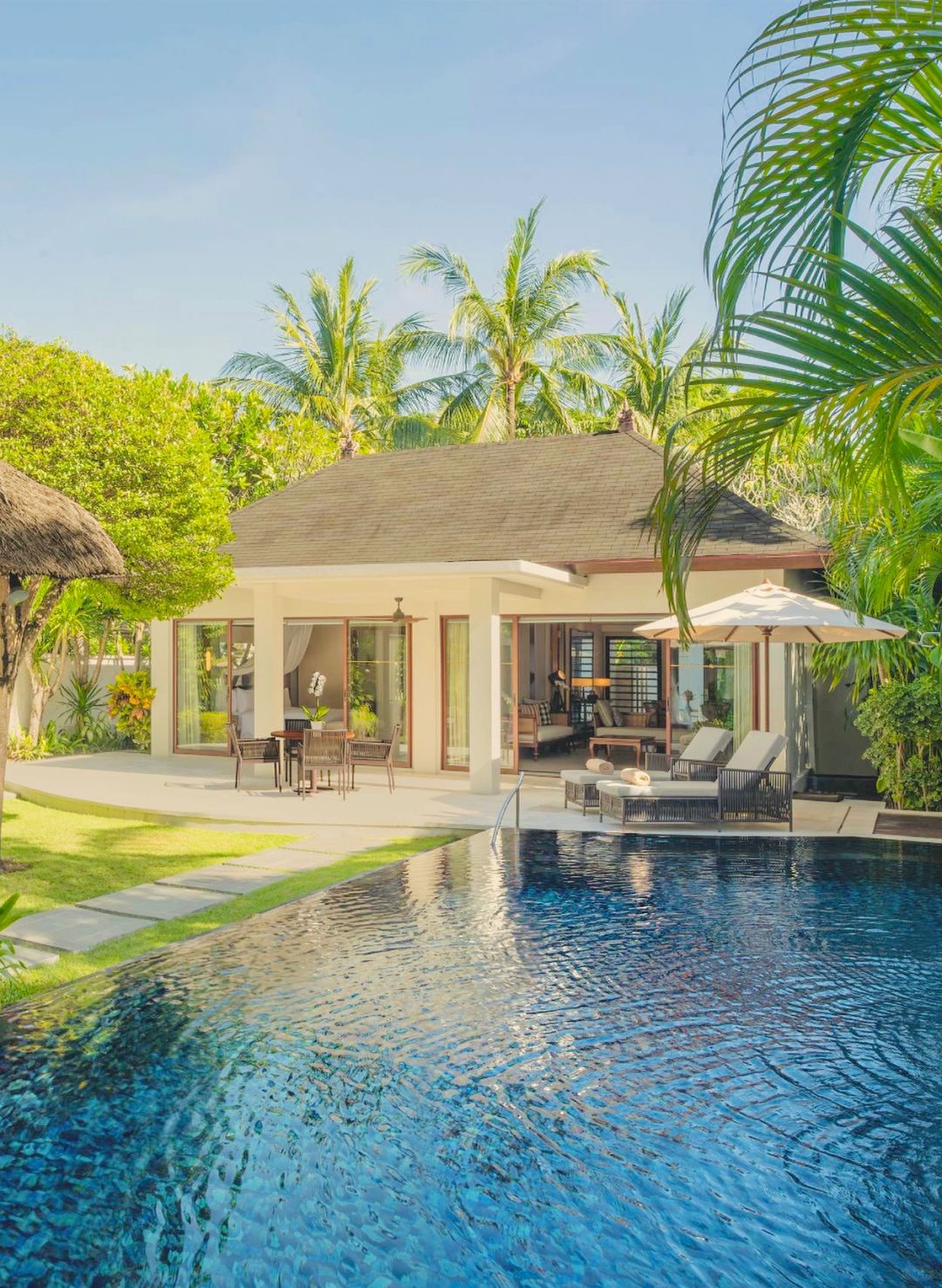 Bali-The Laguna, a Luxury Collection Resort & Spa?, Bali Hotel, Has a 5,000 square meter lagoon pool
