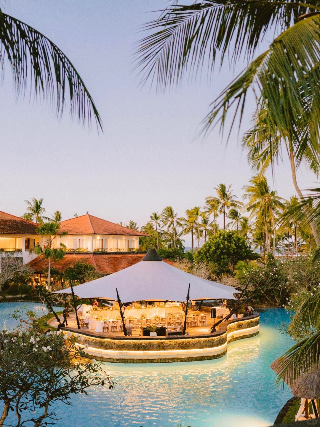 Bali-The Laguna, a Luxury Collection Resort & Spa?, Bali Hotel, Has a 5,000 square meter lagoon pool