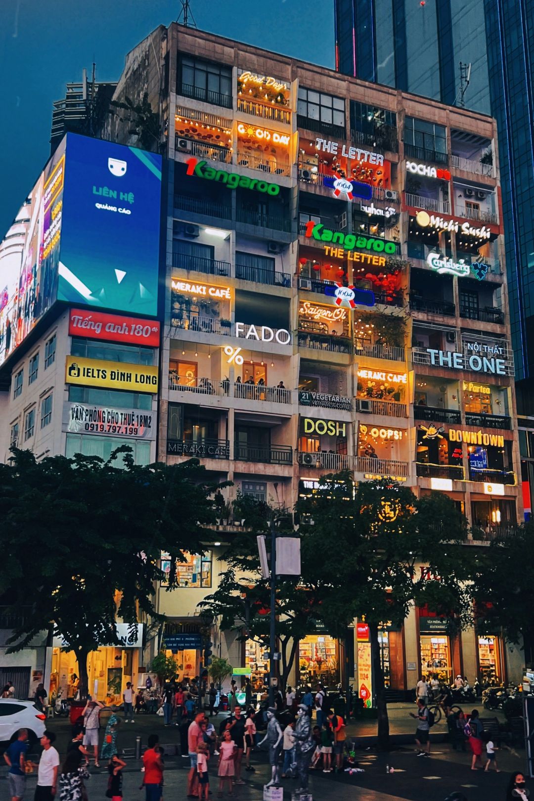 Ho Chi Minh-A short city tour of Ho Chi Minh City?, Vietnam, riding a motorcycle around the city