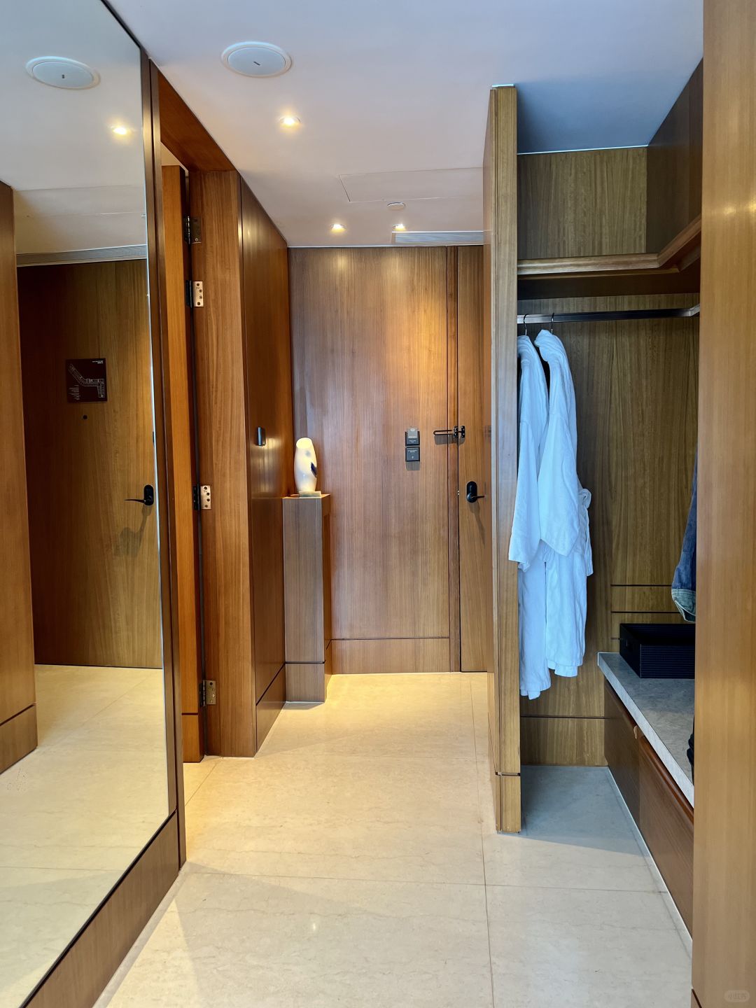 Hong kong-Kerry Hotel, Kowloon, Hong Kong, 50 square meters of room and beautiful sea view