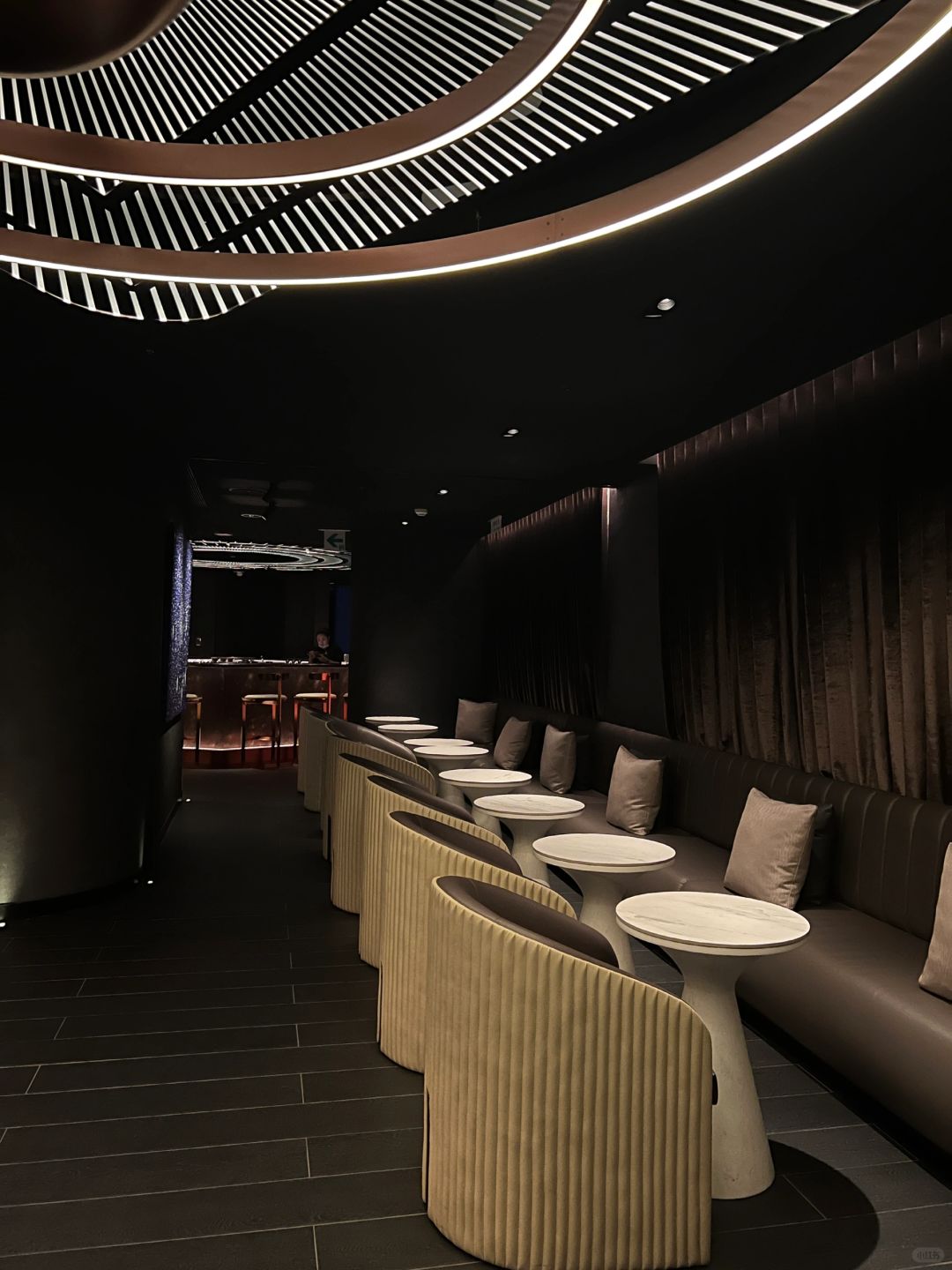 Taiwan-Kaohsiung Chunyu SS Bar?, space-themed decoration style, tasting Galaxy Light cocktail