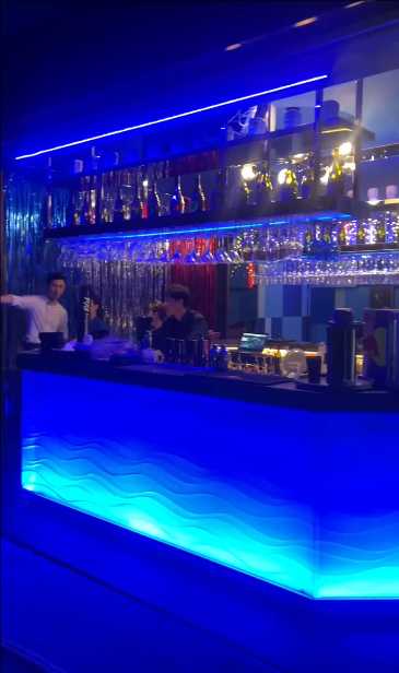 Taiwan-Kaohsiung Gushan H2O? Shuijingzhan swimming pool bar and nightclub, high-altitude city night view