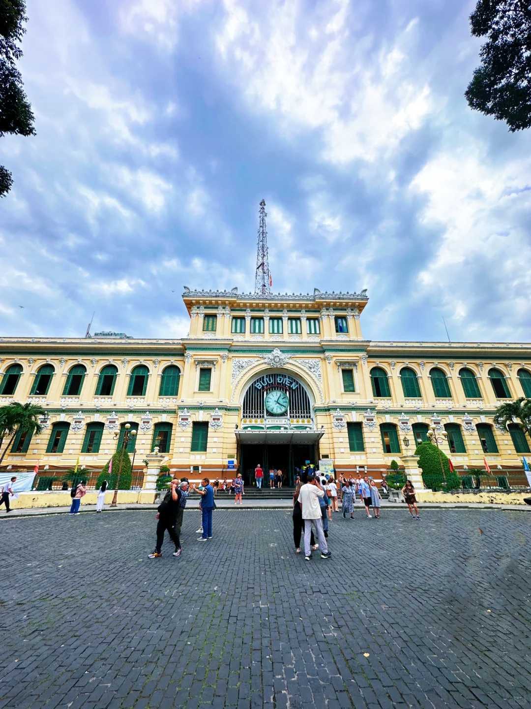 Ho Chi Minh-Reunification Palace, Pham Ngu Lao Street, Cafe Residence and Saigon Night Market Tour
