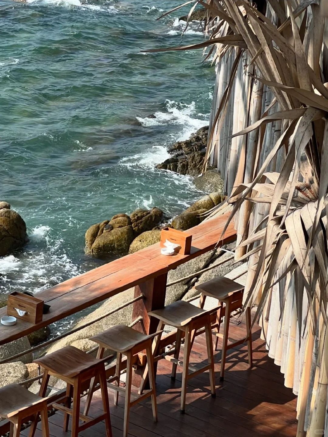 Phuket-Pin Beach bar, On the hill Karon, The Commune Terrace & Bar. Phuket seaside restaurant