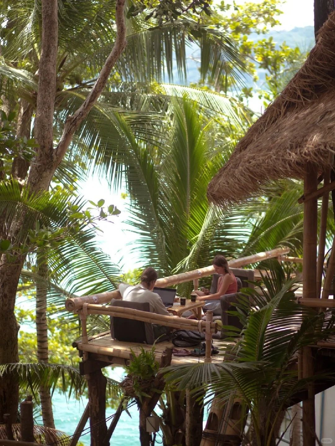 Phuket-Pin Beach bar, On the hill Karon, The Commune Terrace & Bar. Phuket seaside restaurant