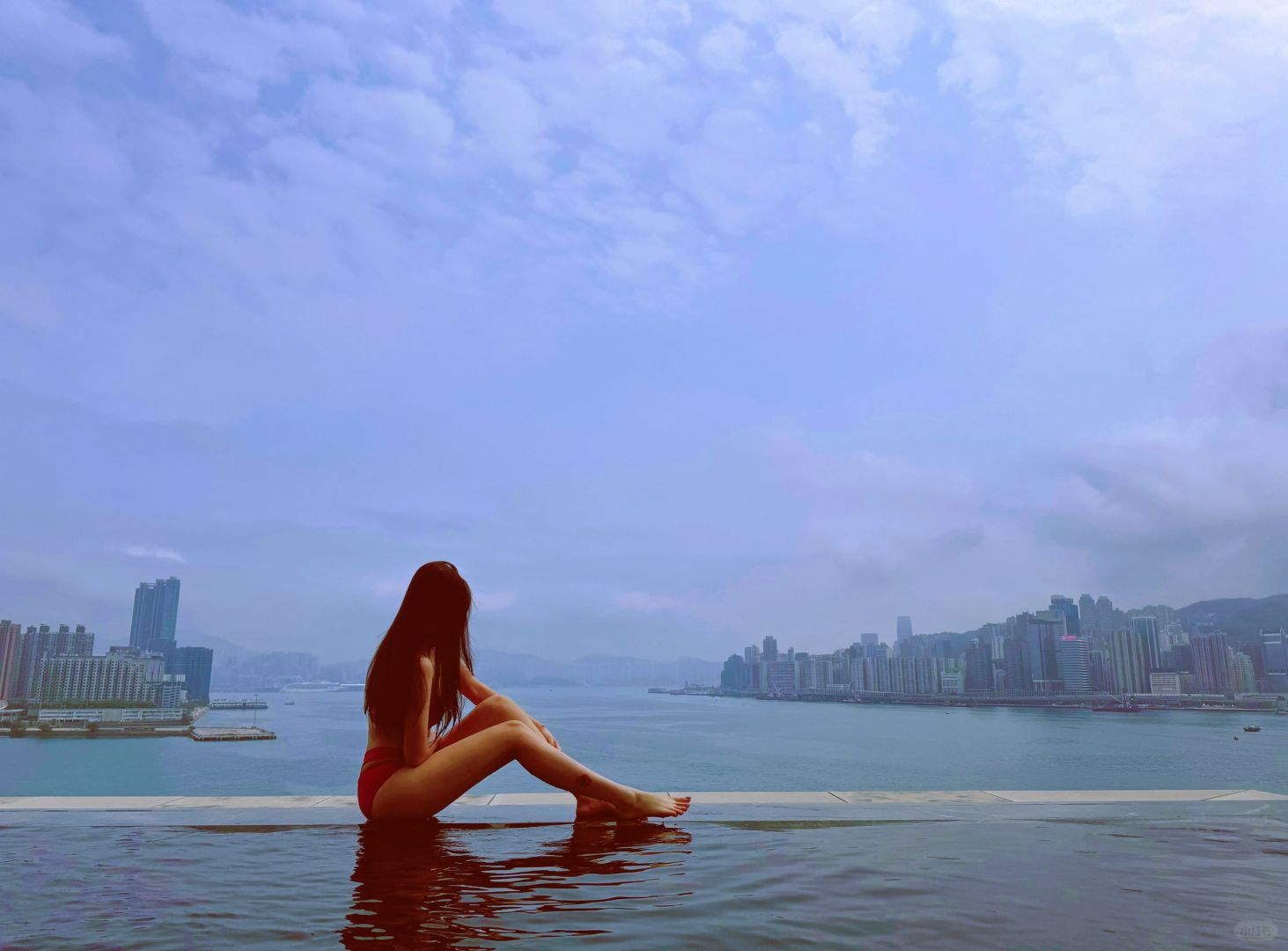 Hong kong-Check in at Hong Kong's magnificent infinity pool, three girls' travel records in Hong Kong