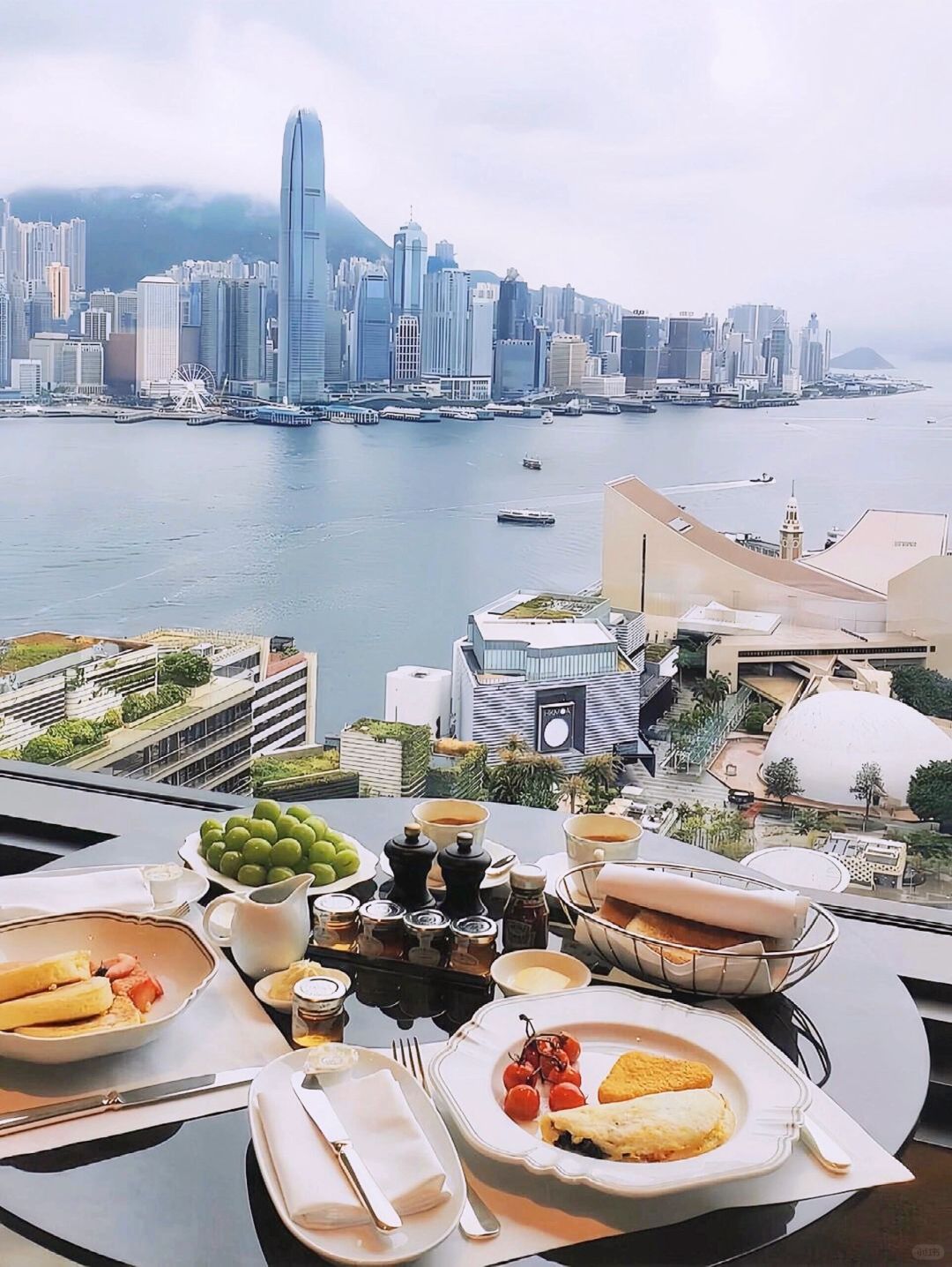 Hong kong-Rosewood Hong Kong's Grand Harbour ? View Room offers a top-notch sea view
