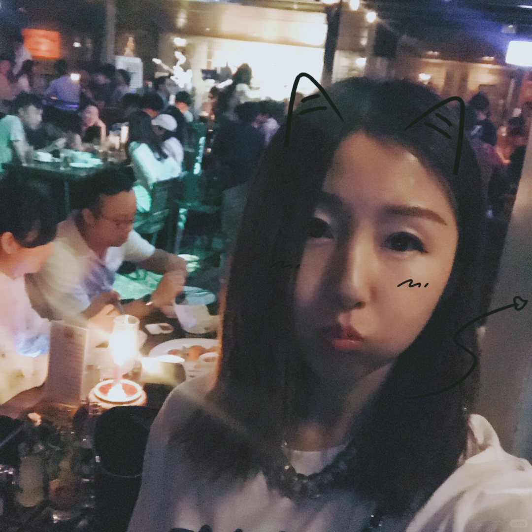Chiang Mai-Warm Up Bar on Nimman Road in Chiang Mai, the favorite bar for young people?