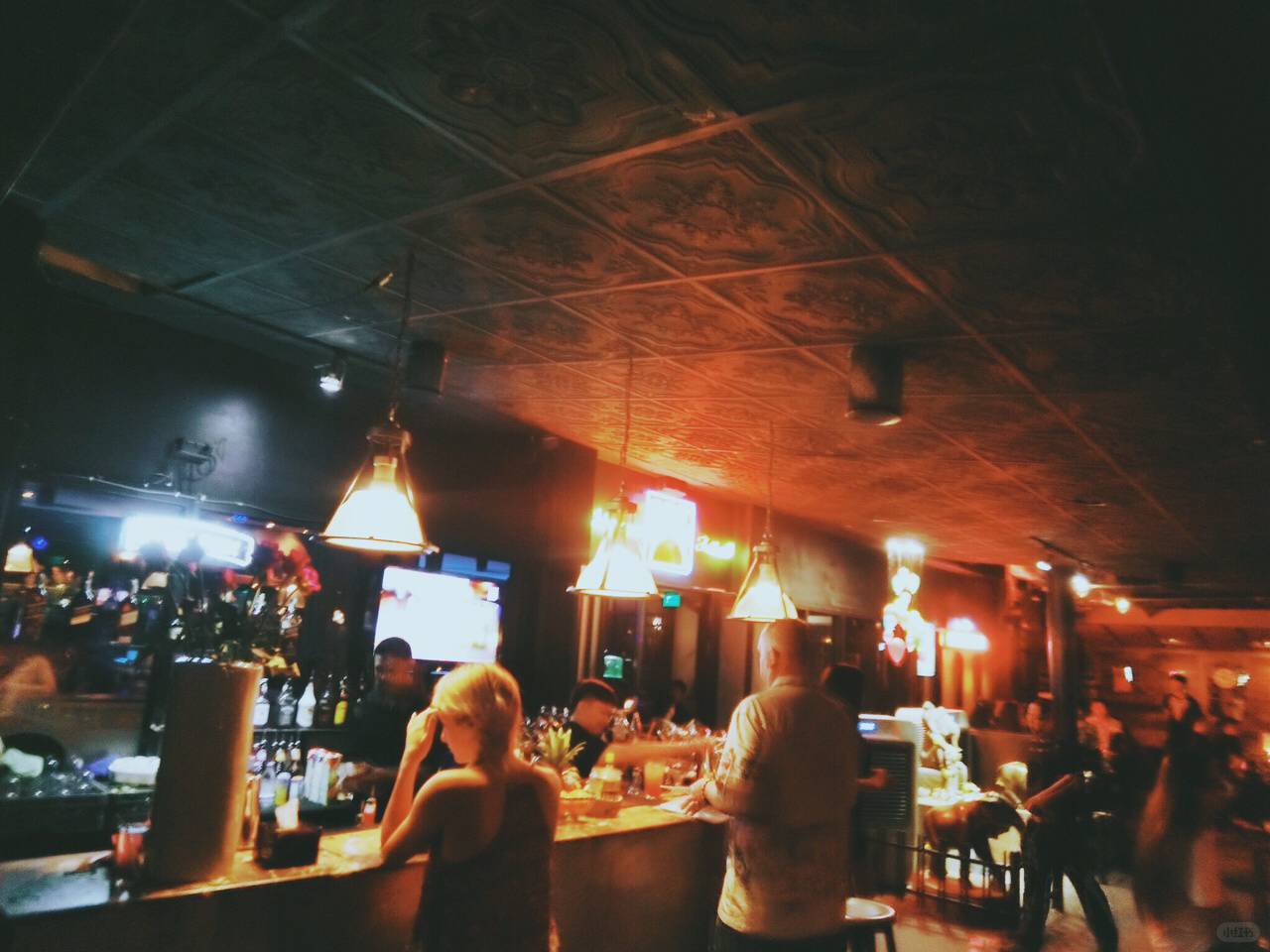 Chiang Mai-Warm Up Bar on Nimman Road in Chiang Mai, the favorite bar for young people?