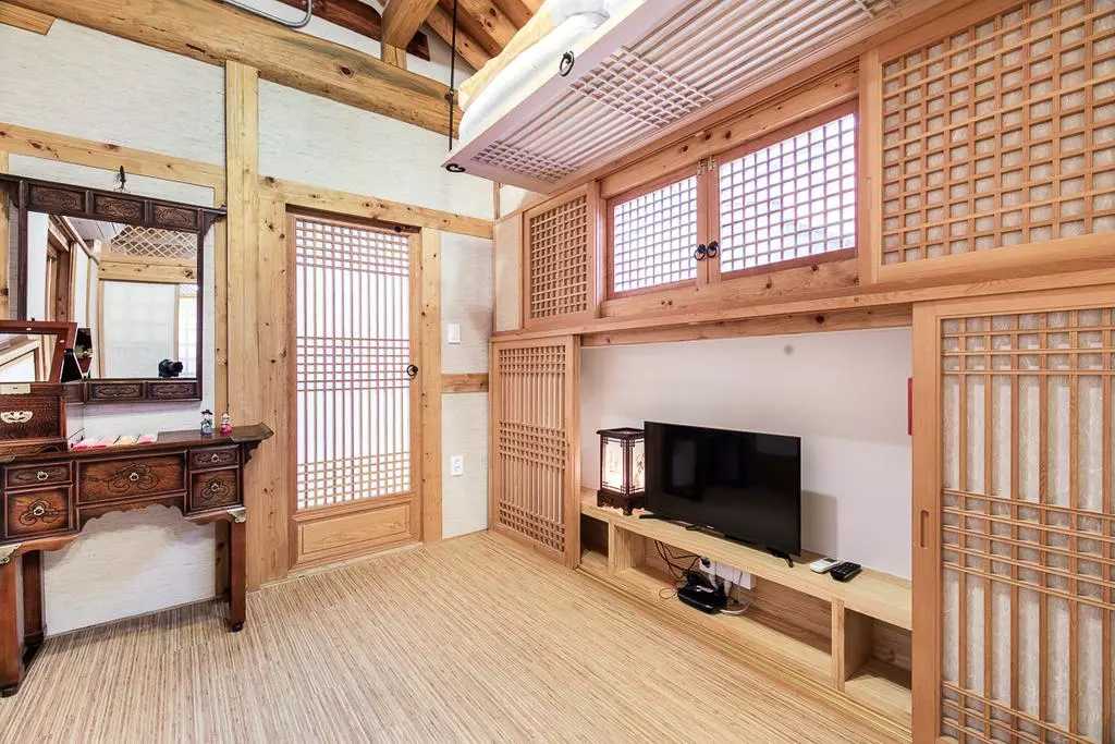 Seoul-L7 Hongdae by LOTTE, Sunbee Hotel Insadong Seoul, Ihwa Hanok. Top 3 hotels in Seoul