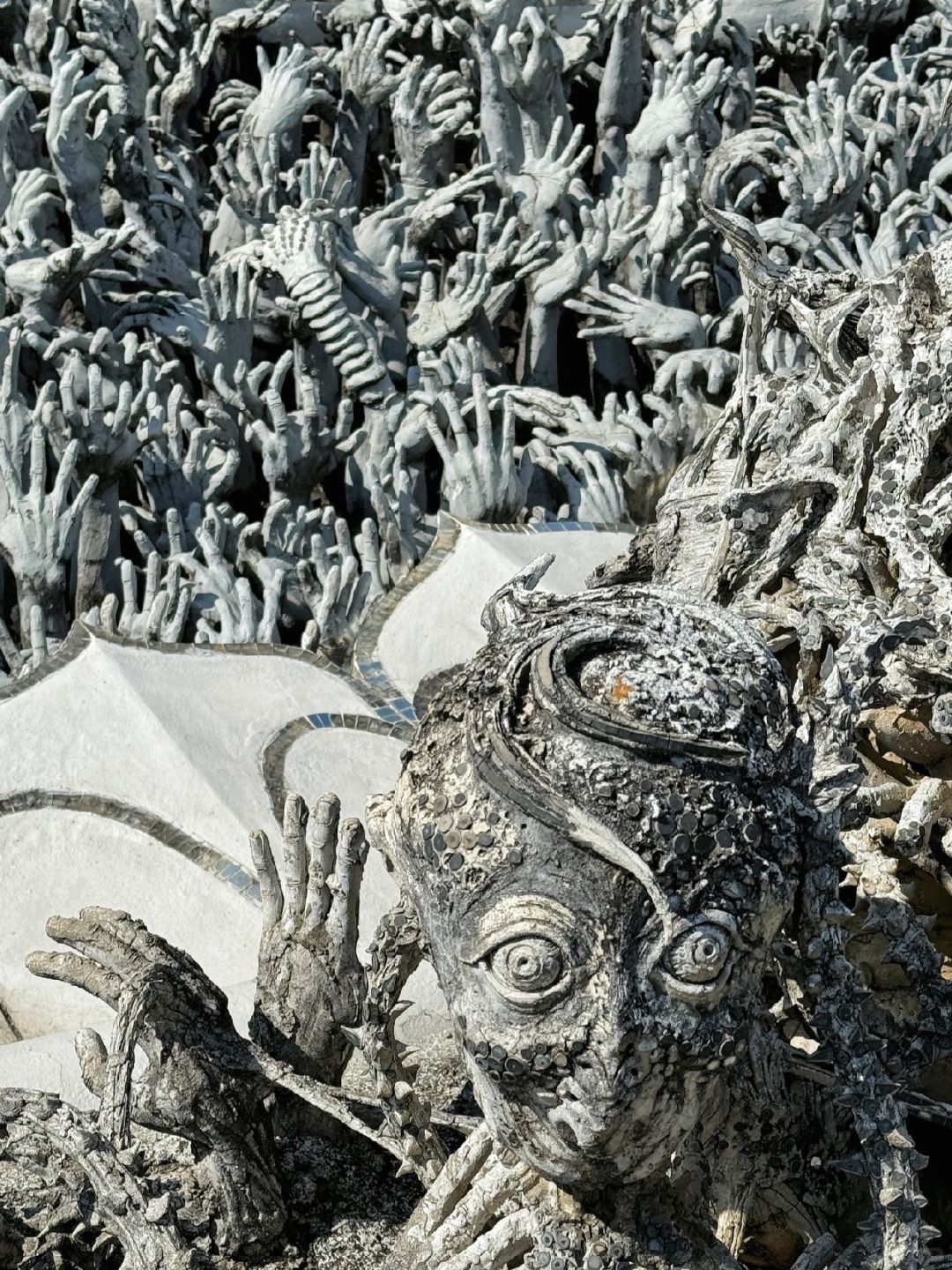 Chiang Mai-Chiang Mai White Temple?, Blue Temple and Black Temple, travel experience Buddhist Pure Land