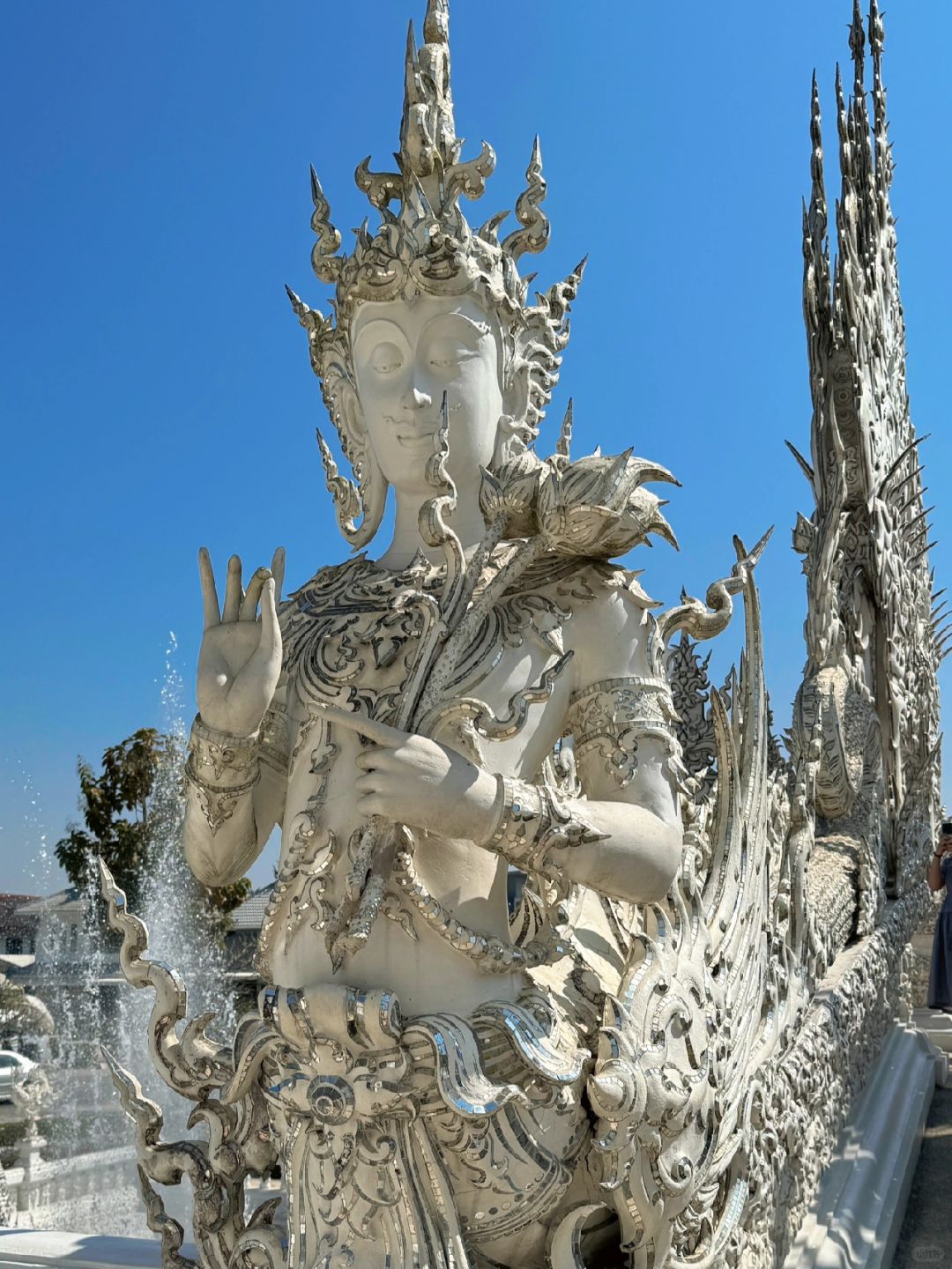 Chiang Mai-Chiang Mai White Temple?, Blue Temple and Black Temple, travel experience Buddhist Pure Land