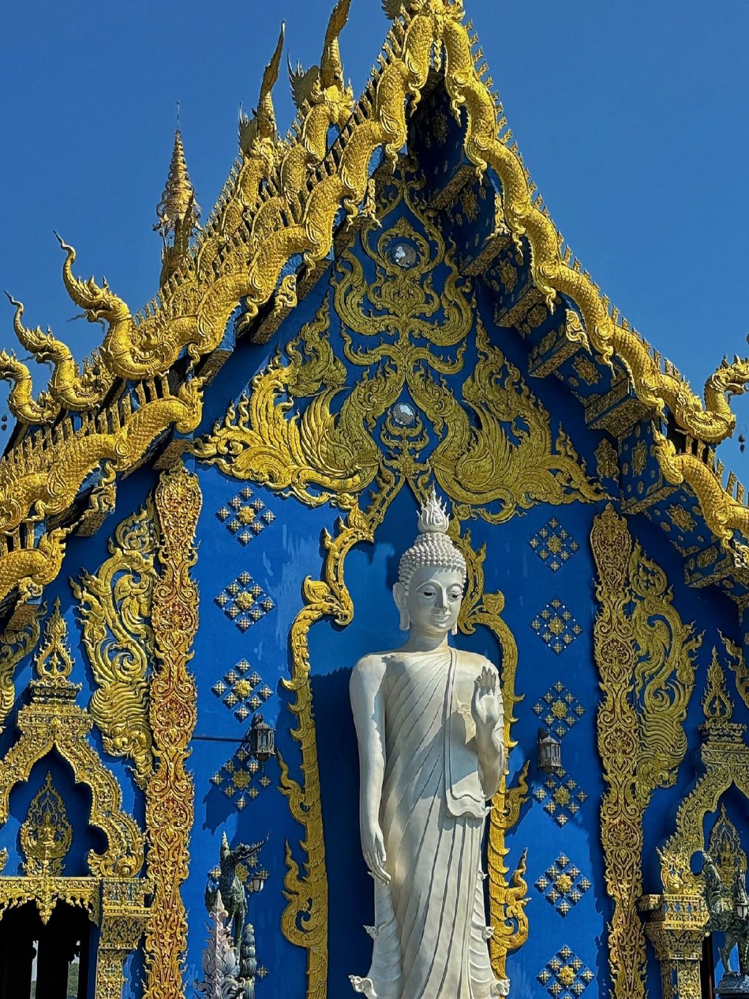 Chiang Mai-Chiang Mai White Temple?, Blue Temple and Black Temple, travel experience Buddhist Pure Land