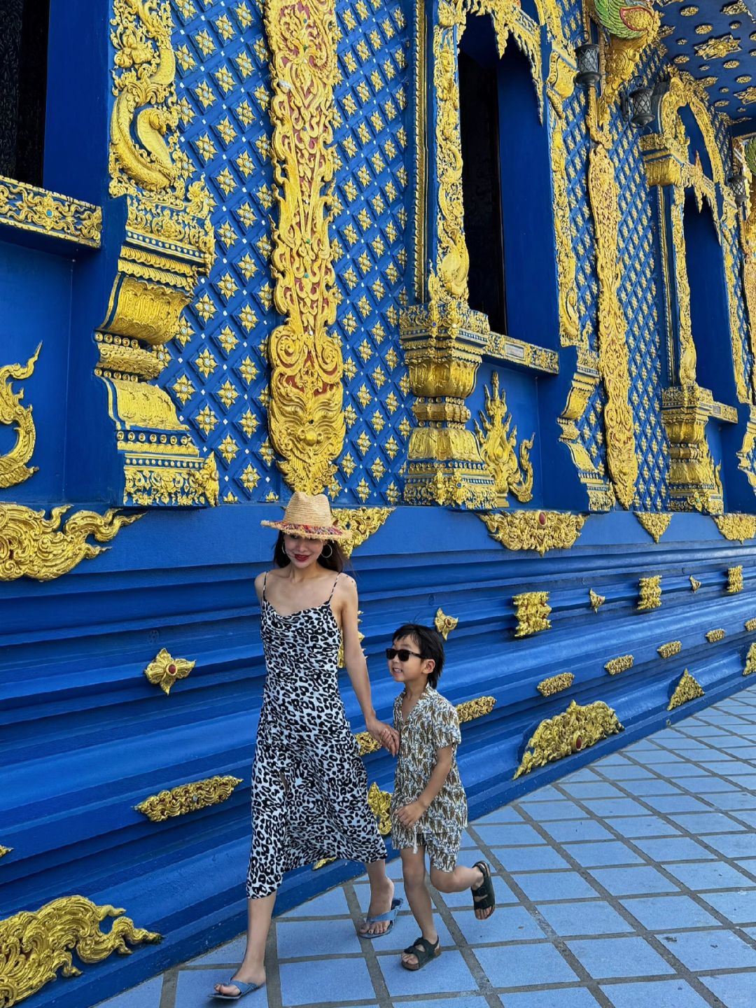 Chiang Mai-Chiang Mai White Temple?, Blue Temple and Black Temple, travel experience Buddhist Pure Land