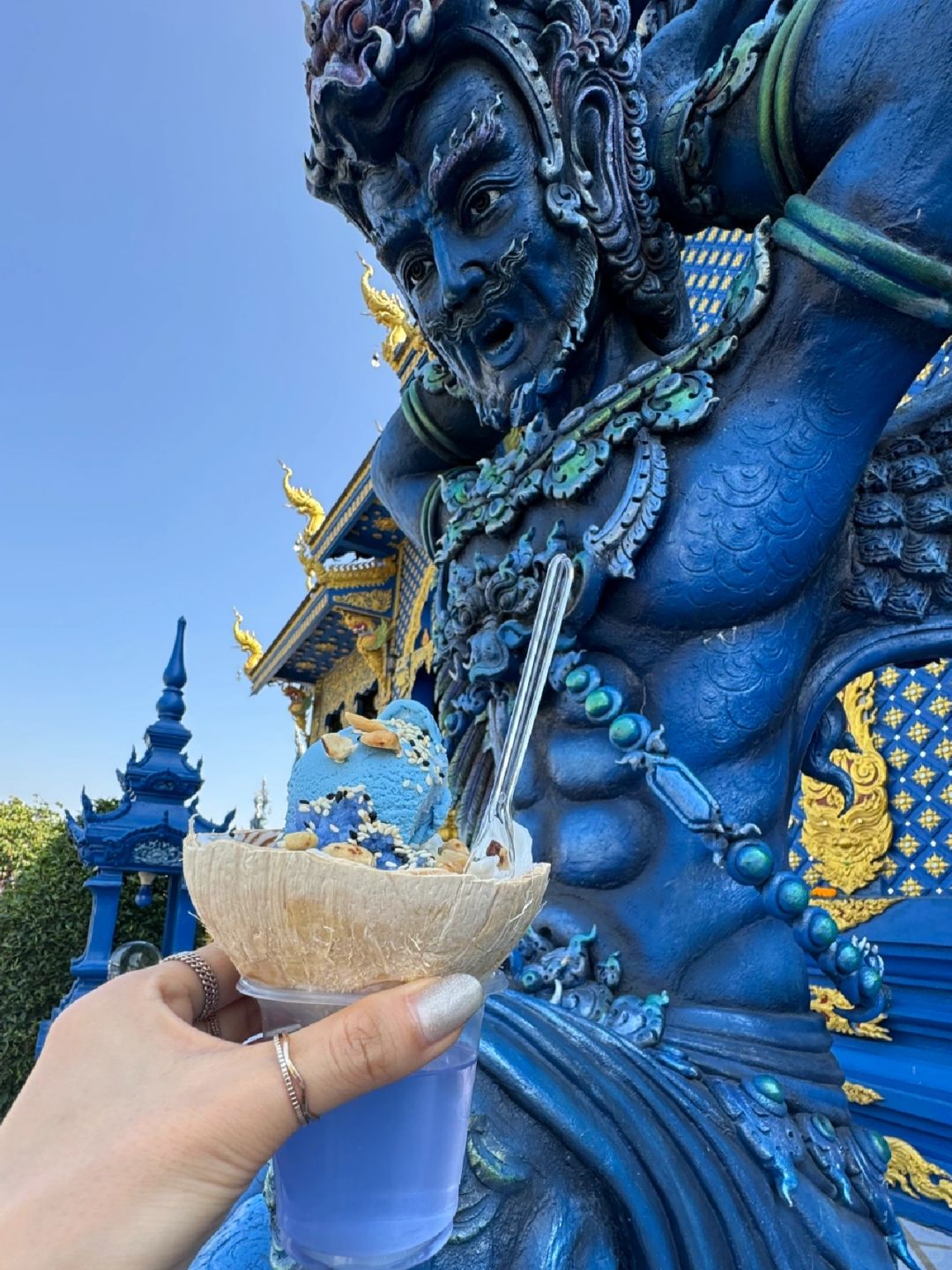 Chiang Mai-Chiang Mai White Temple?, Blue Temple and Black Temple, travel experience Buddhist Pure Land
