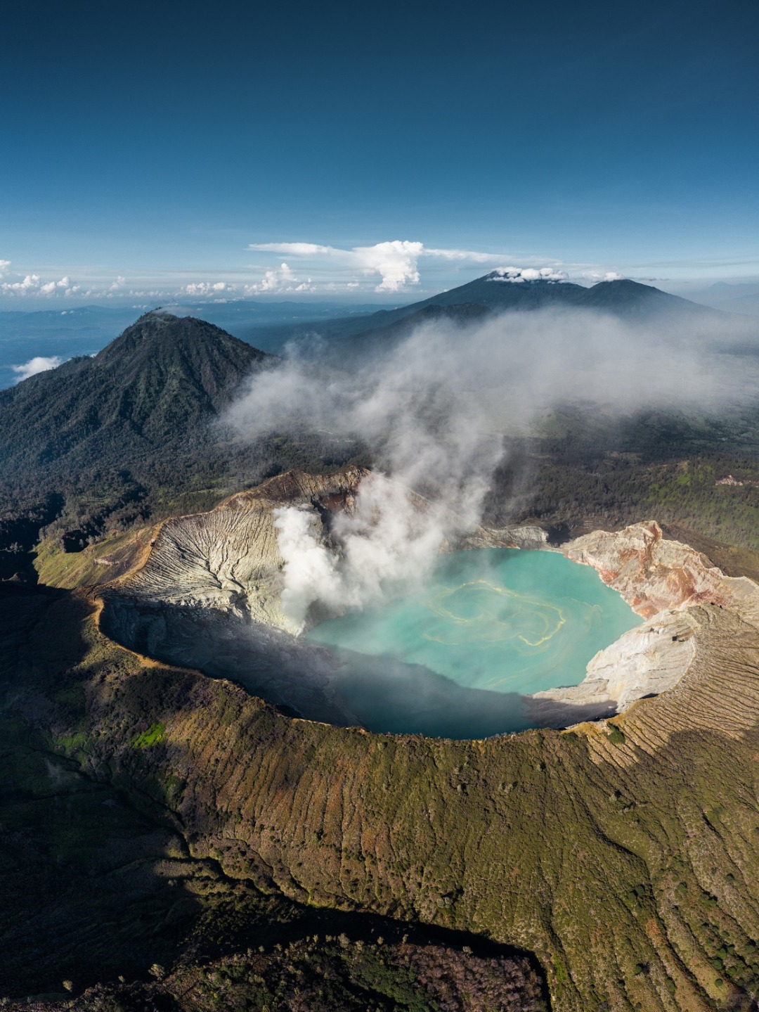Jakarta-2-day travel guide to Jakarta and Bandung, ?enjoy the Kawah Putih Milky Volcano Lake