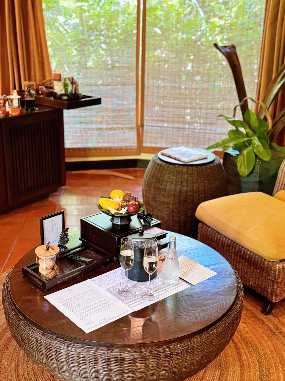 Krabi-Rayavadee Hotel in the center of Krabi's Phranang Peninsula, a popular cave restaurant