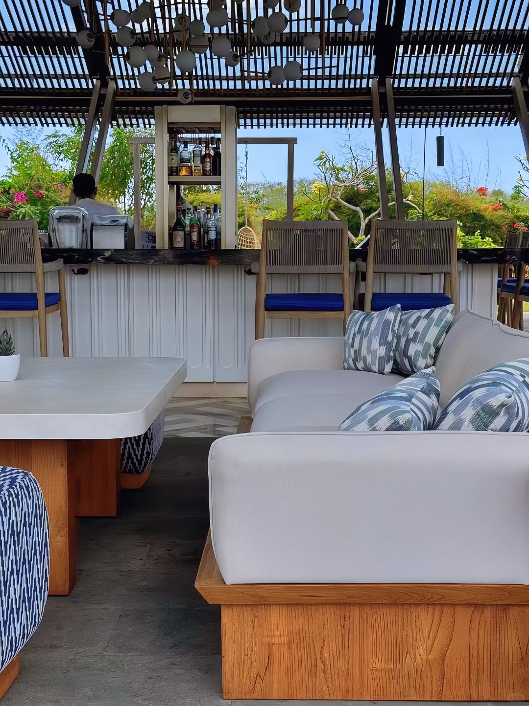 Bali-Travel to Bali and stay at Hilton Umana LXR Hotel? on a cliff 70 meters above sea level