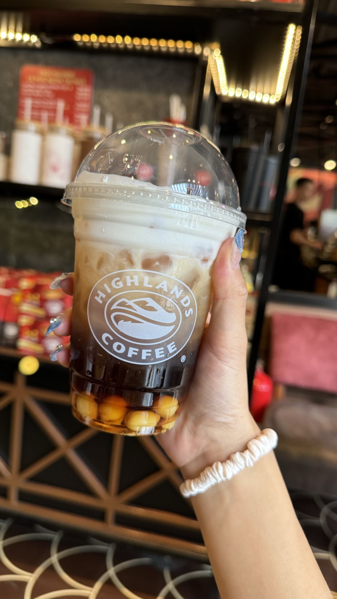 Ho Chi Minh-Girls travel to Ho Chi Minh City, eat Vietnamese noodles at Pho Le, and browse the Saigon Central Post Office