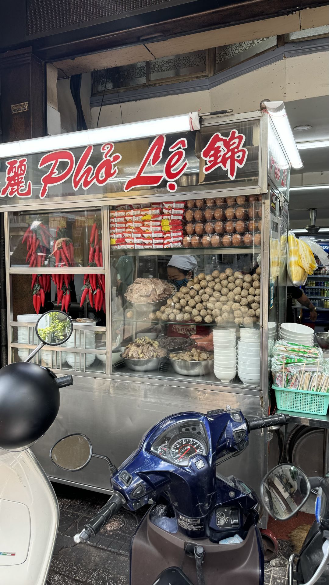 Ho Chi Minh-Girls travel to Ho Chi Minh City, eat Vietnamese noodles at Pho Le, and browse the Saigon Central Post Office