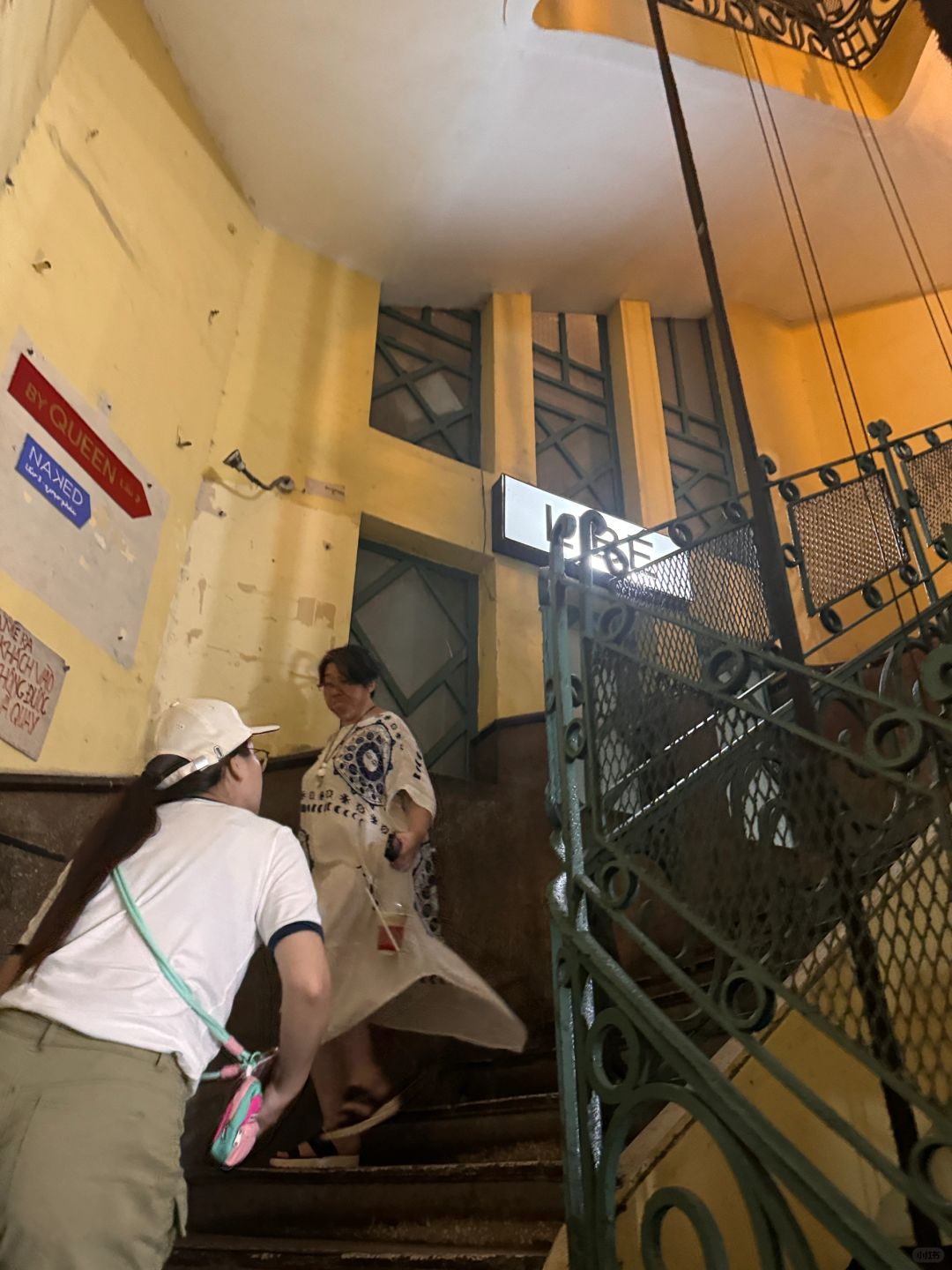 Ho Chi Minh-Coffee Apartment, Pink Church, French Post Office. Ho Chi Minh Attractions Guide