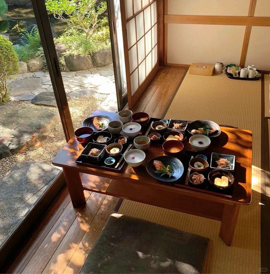 Osaka-Airbnb Carpe Diem Garden Hotel in Osaka?, with rockery pond and flower meadow