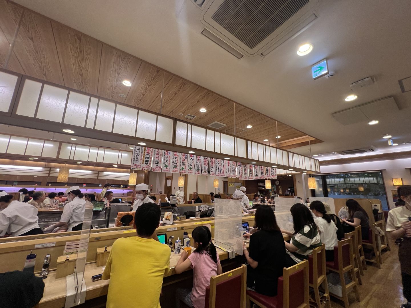 Sapporo/Hokkaido-Toriton, a sushi restaurant in Sapporo, serves fresh seafood shipped from Otaru every day