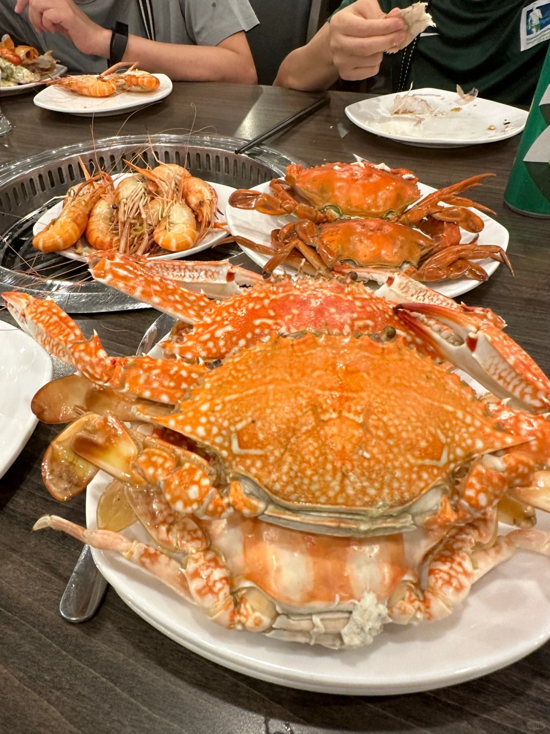 Hanoi-Buffet Poseidon My binh?, eat fresh abalone at a seafood restaurant in Hanoi
