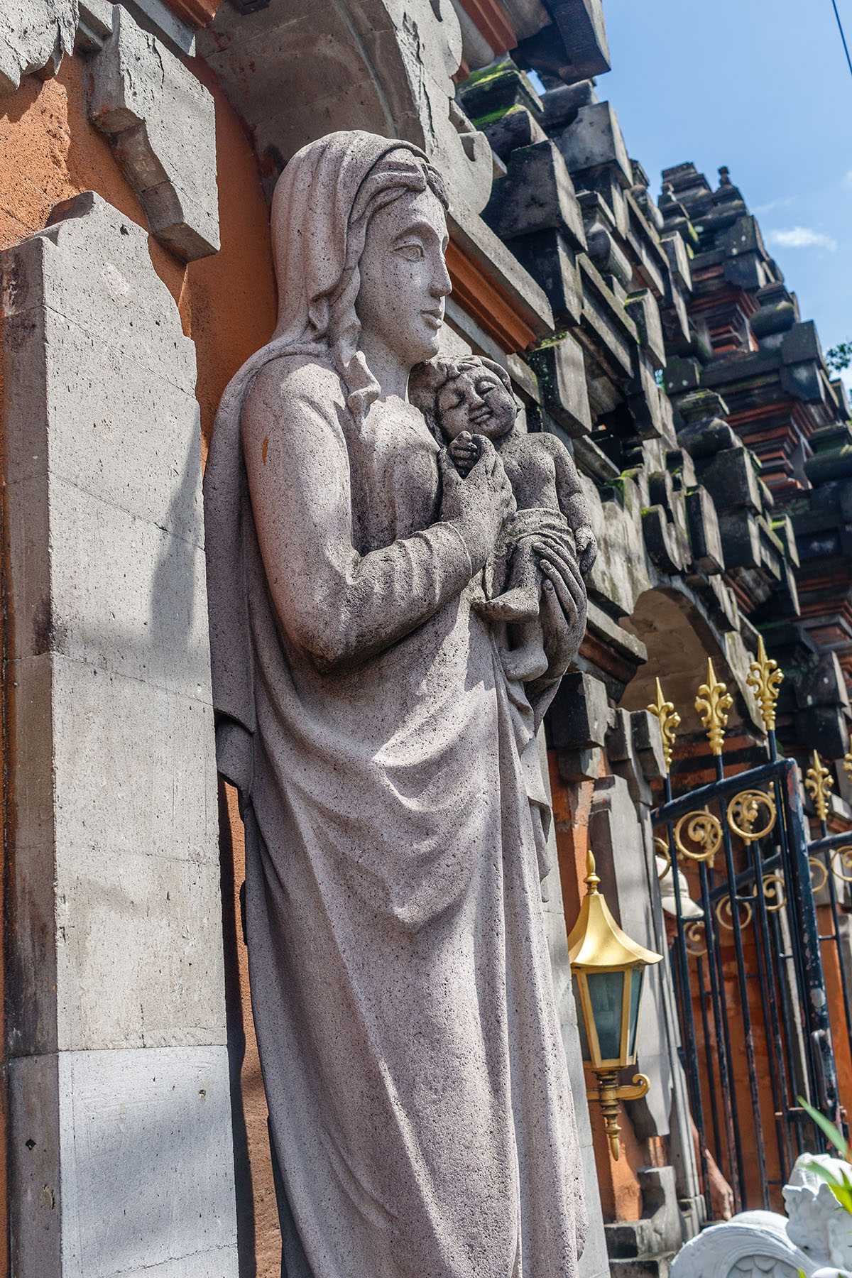 Bali-It's time to travel to Bali! ?Visit the amazing churches in Indonesia this Christmas!