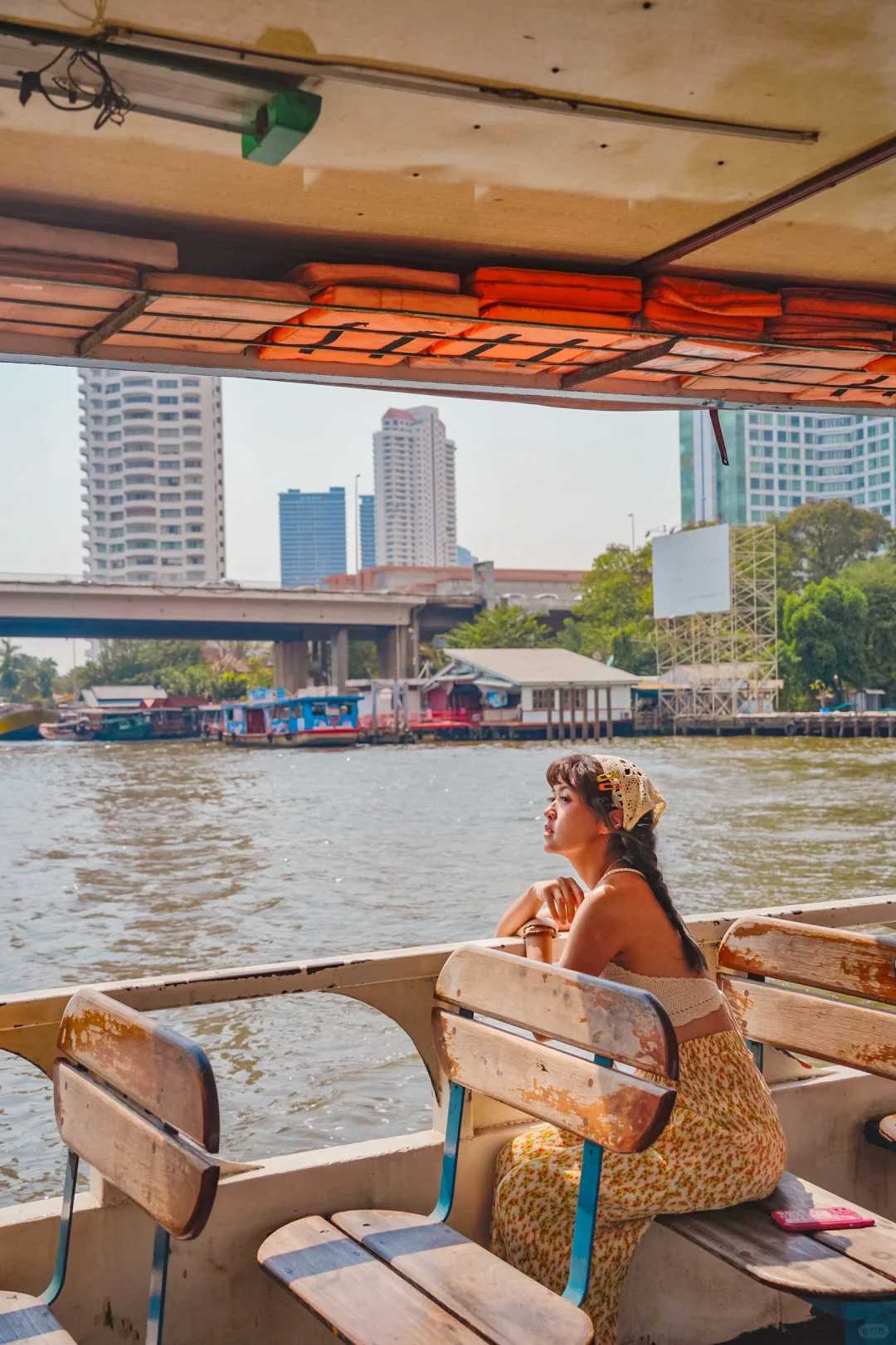 Bangkok-Bangkok BTS train trip, visit Wutthakat, Sanam Chai and stroll along the Chao Phraya River