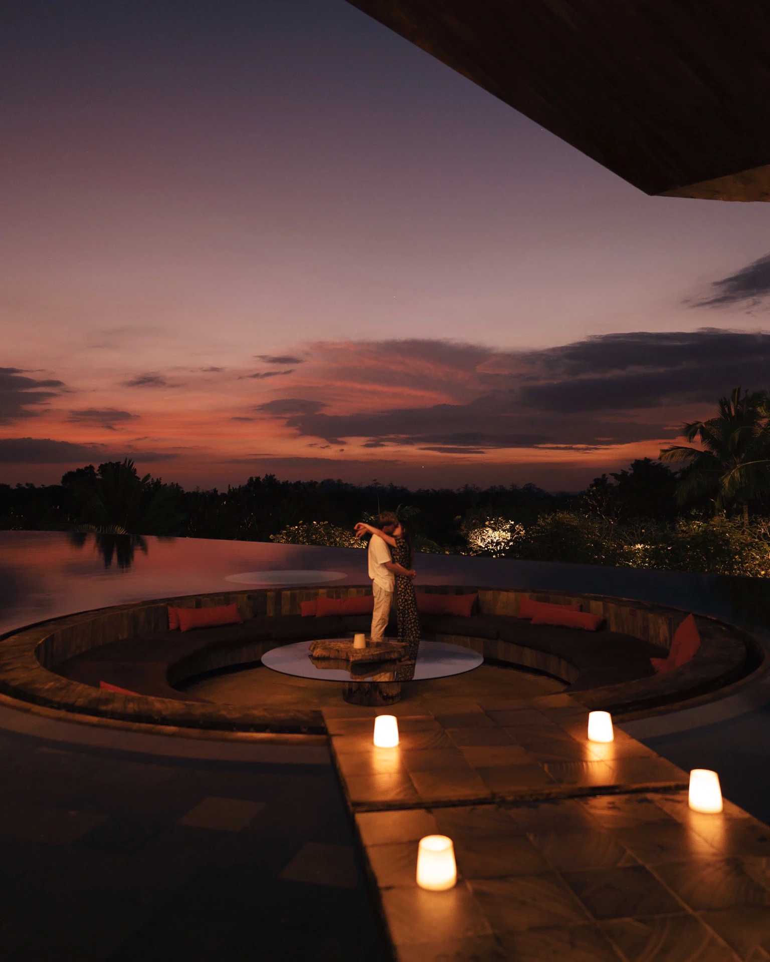 Bali-AYANA on the cliffs of Jimbaran Bay in Bali? has the most beautiful sunset coastline