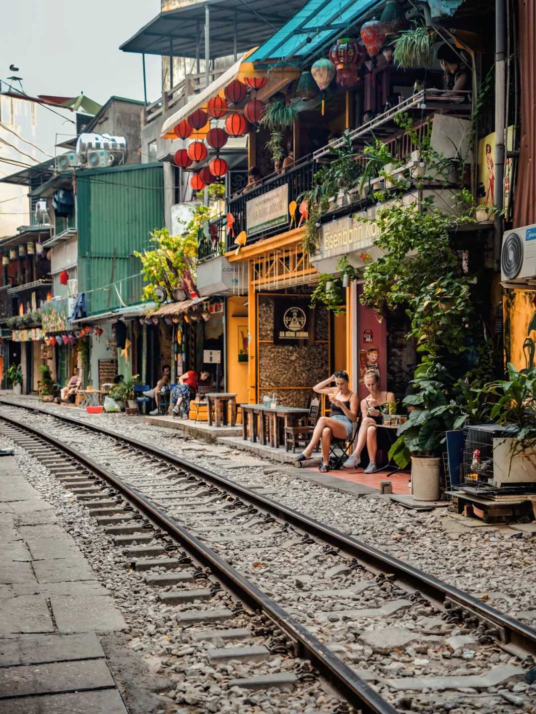Hanoi-Travel to Hanoi, the coffee city, and the leisurely life in the treasure town of Southeast Asia