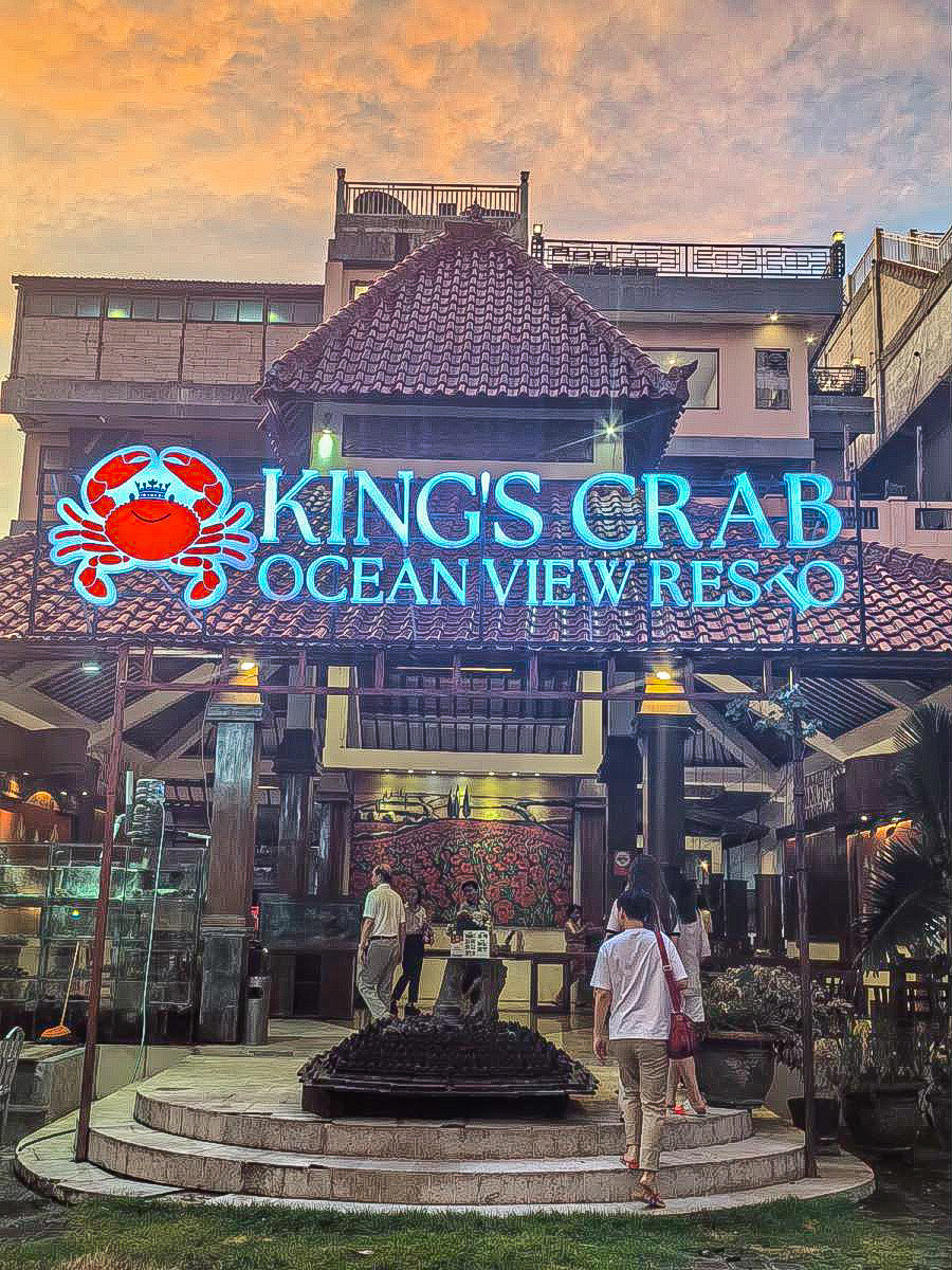Bali-Bali KING'S CRAB OCEAN VIEW RESTO, a seafood restaurant on the cliff