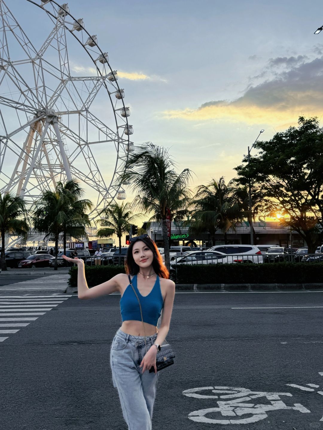 Manila/Luzon-The sunset view of Manila Bay is one of the top ten most beautiful sunsets in the world