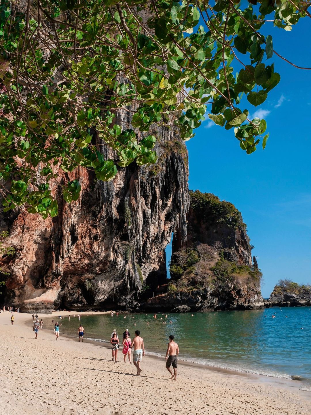 Krabi-Krabi Island Hopping Tour, Railay Island is suitable for lazy people and cheap