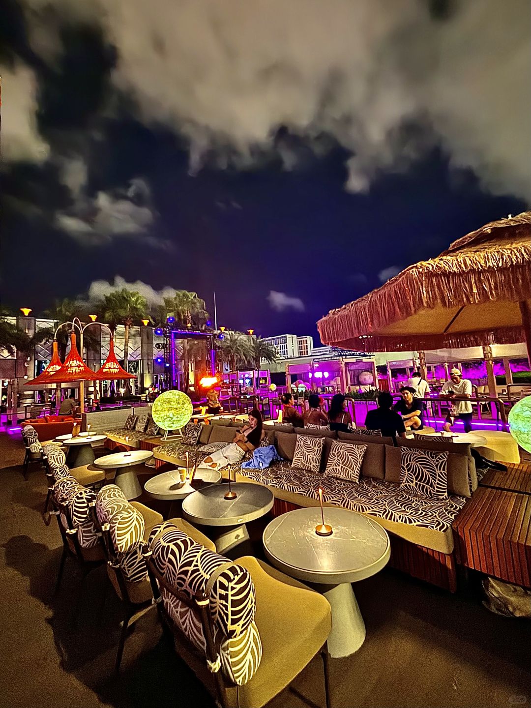 Macao-Macau Mop Bar, the nightlife place with the highest probability of meeting celebrities