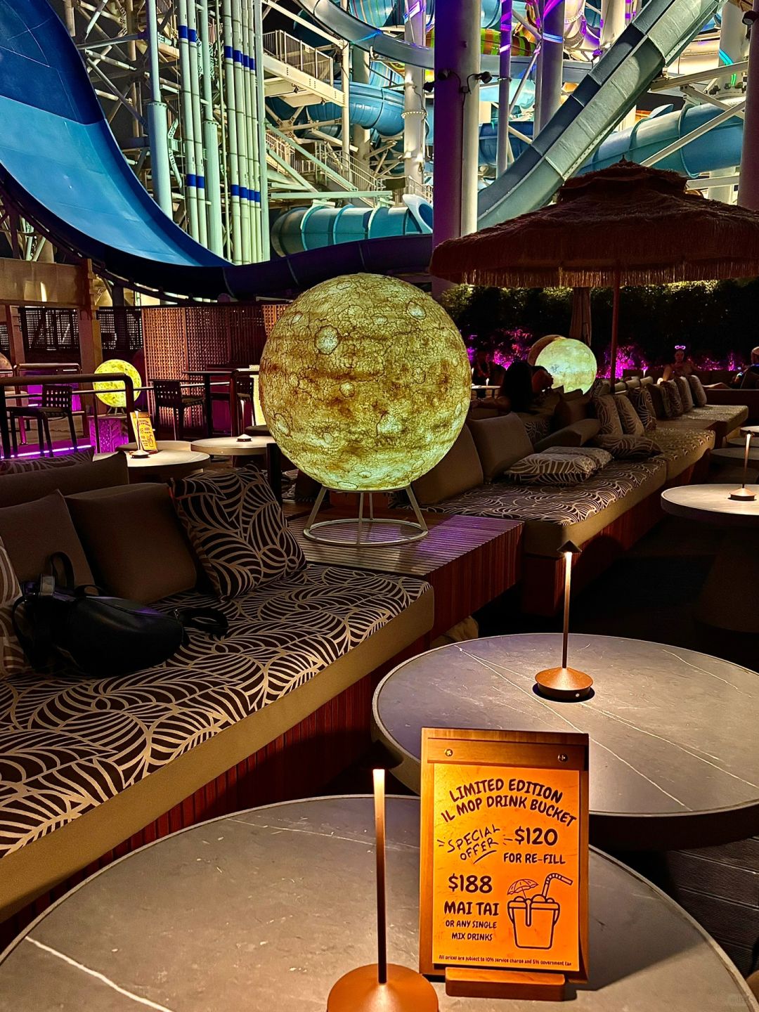 Macao-Macau Mop Bar, the nightlife place with the highest probability of meeting celebrities