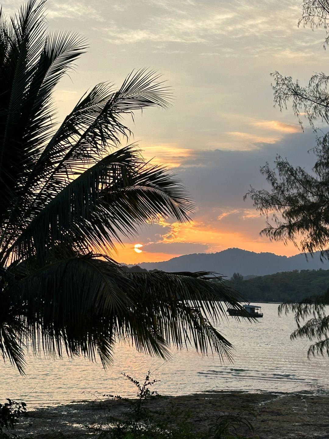 Phuket-Naka Island in Phuket, lying here and watching the sea is the real vacation